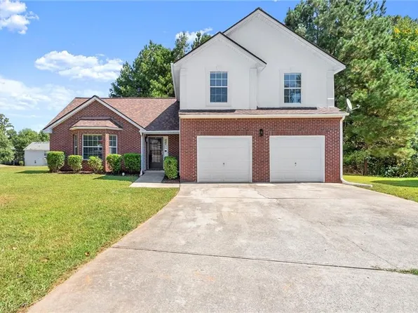 6877 Wildboar Dr, Fairburn, GA 30213