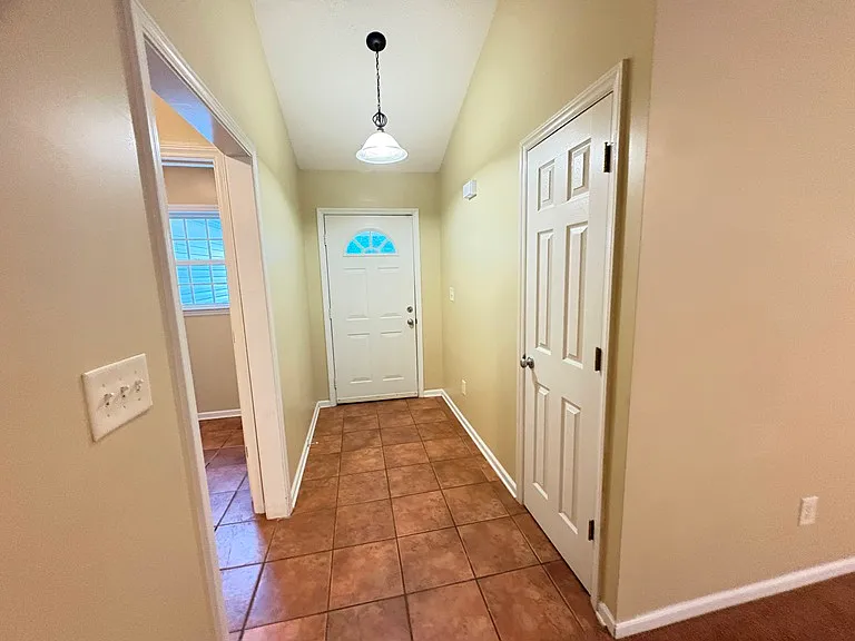 338 Farina Dr — Photo 3