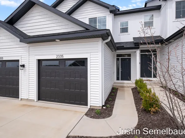 2335 Watertown Way NE, Grand Rapids, MI 49505