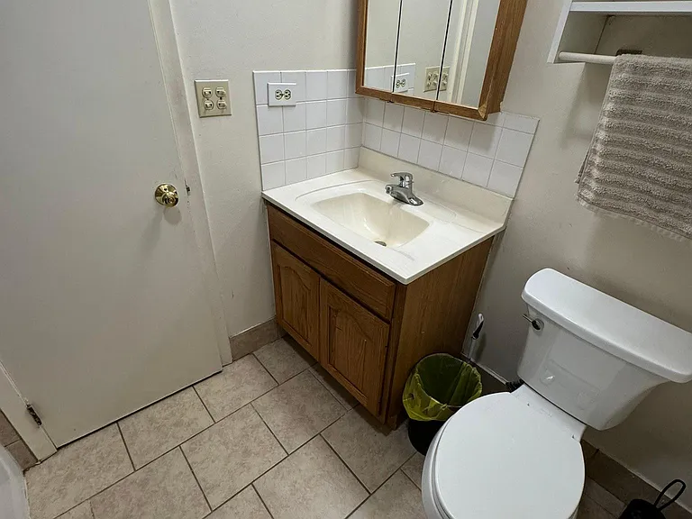 1702 W Victoria Dr #103 — Photo 19