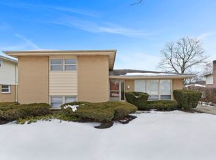 9425 Ozark Ave, Morton Grove, IL 60053