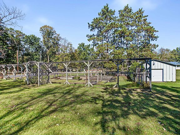 4th image of 963 Trout Brook Rd