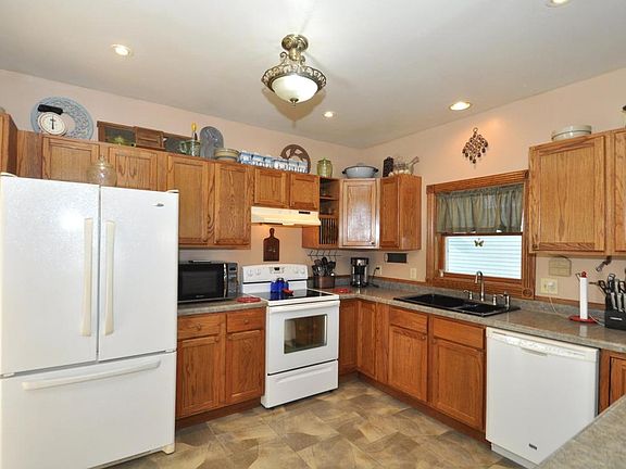 2nd image of 219 Milwaukee St