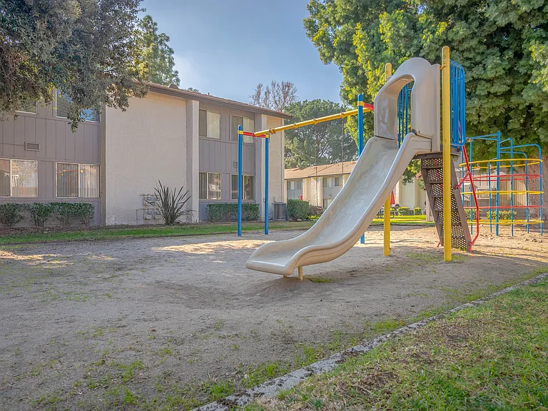 Citrus Grove Apartments — Photo 19