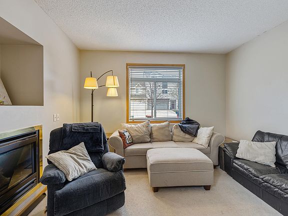 5th image of 650 Kingfisher Ln APT A