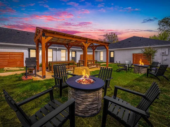 907 Hill St, Fredericksburg, TX 78624