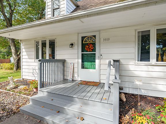 2nd image of 3919 Hayes St