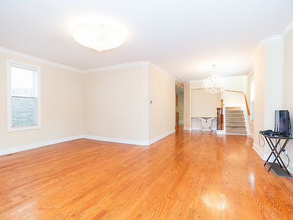 4th image of 3005 N Washtenaw Ave