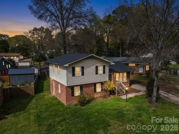 1211 Yuma St, Charlotte, NC 28213