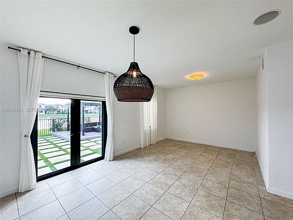 5th image of 3740 NE 3rd Ct #1