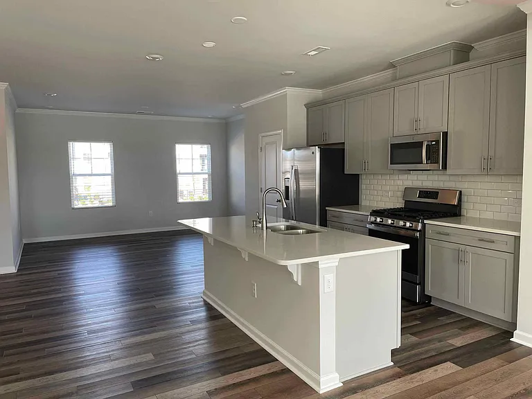 3018 Brellon Ln — Photo 8
