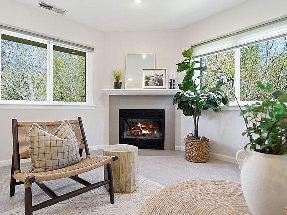 4th image of 202 Foss Creek Cir APT D
