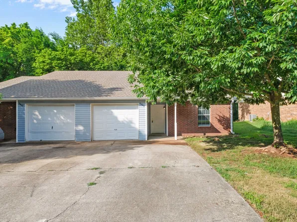 2845 W Riverridge Dr, Fayetteville, AR 72704