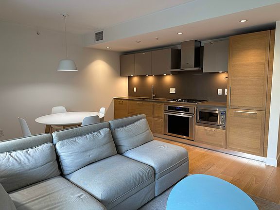 4th image of 1571 W 57th Ave #200