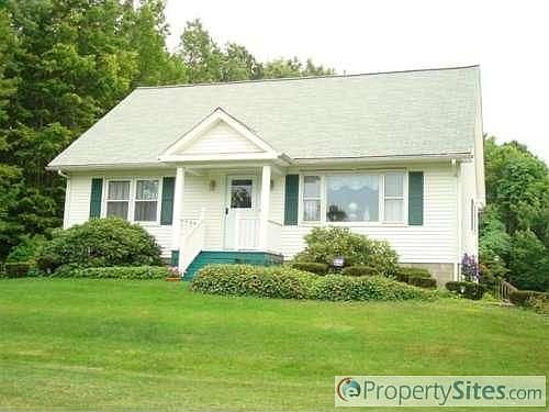 2nd image of 22209 Daisy Ave