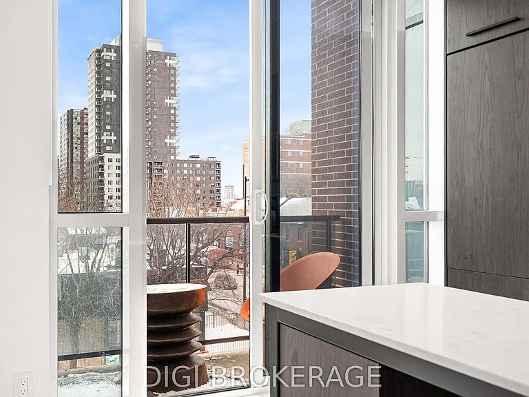560 Rideau St #303 — Photo 27