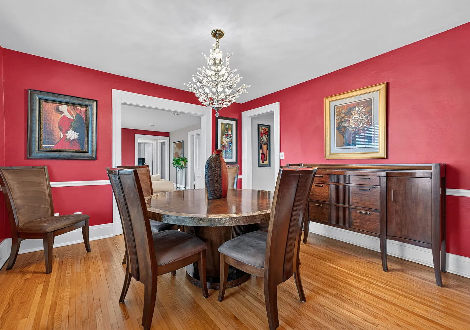 3 bed, 1.5 bath, 2800 sqft, $3,250 — Photo 2
