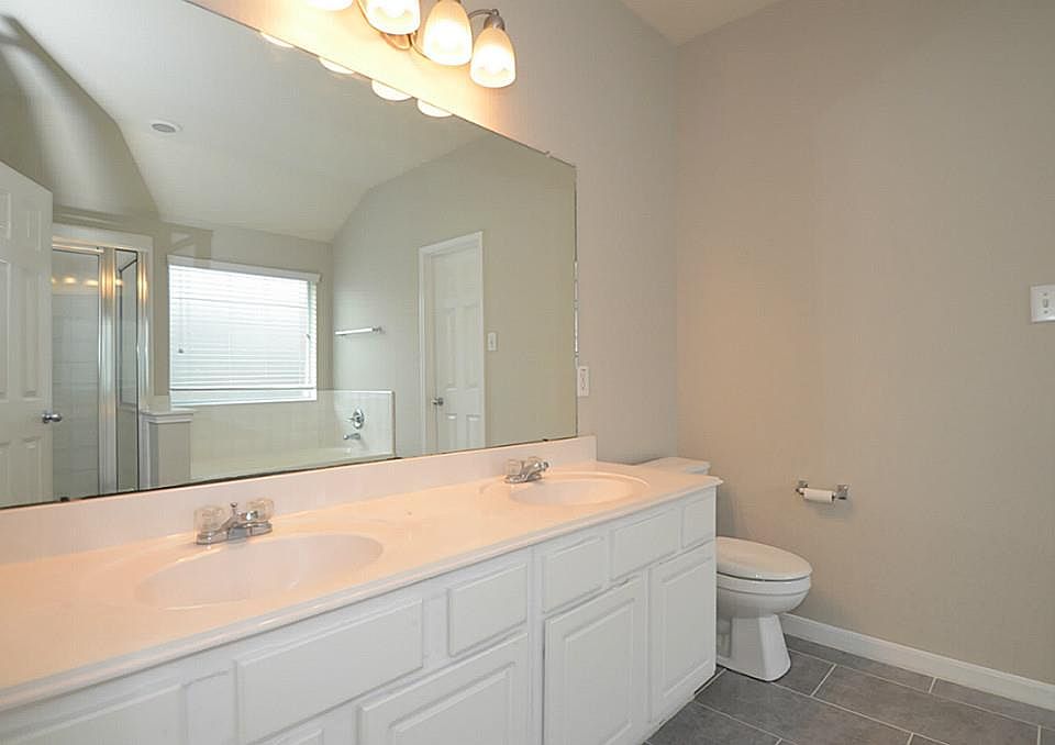 1st image of 21511 Pointed Oak Ln