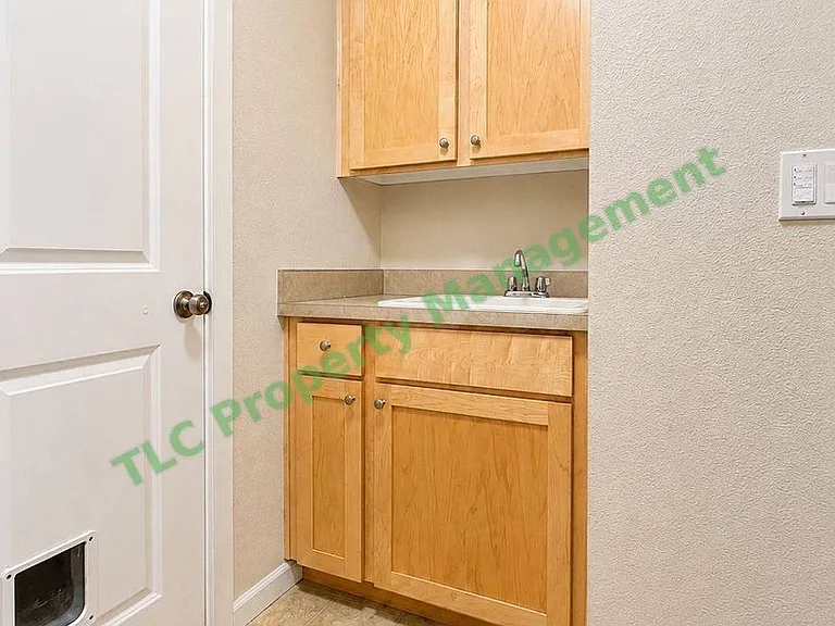942 Salamander Rd SE — Photo 23