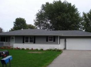 529 Cedar St SW, Demotte, IN 46310