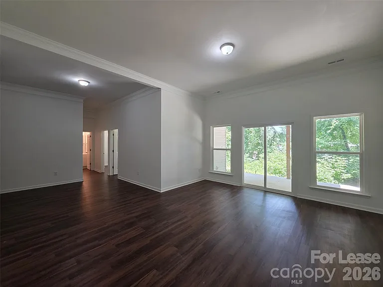 595 Foxwood Dr SE — Photo 18