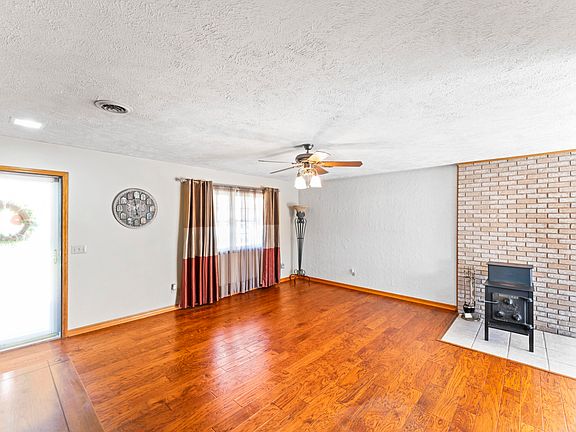 4th image of 1409 Oak Street