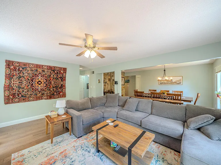 332 Flower Dr — Photo 6