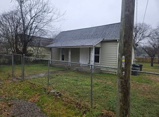 202 W Peachtree St, Rossville, GA 30741