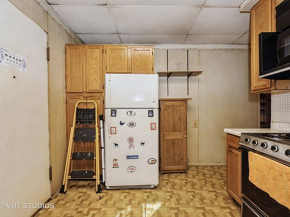 5th image of 743 E 69th Pl