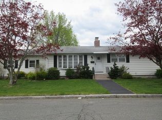 6 Glenwood St, Chicopee, MA 01013