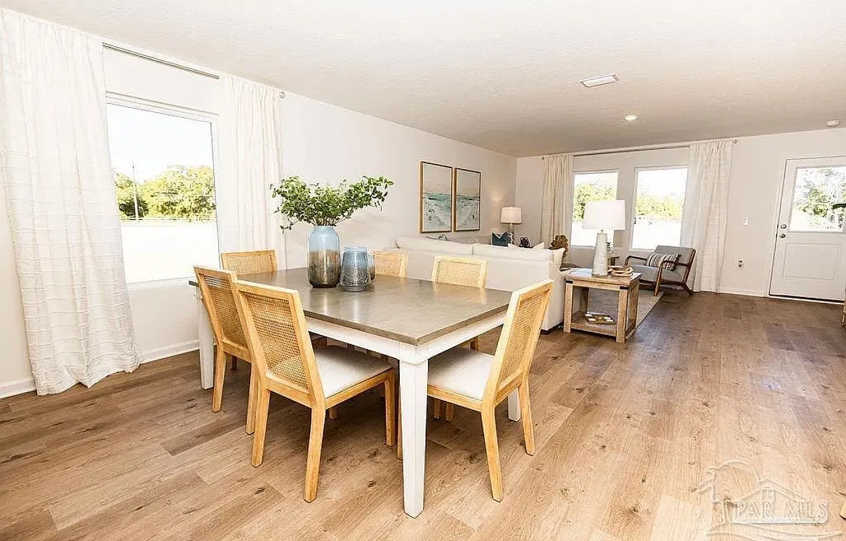 4 bed, 1667 sqft, $2,250 — Photo 4