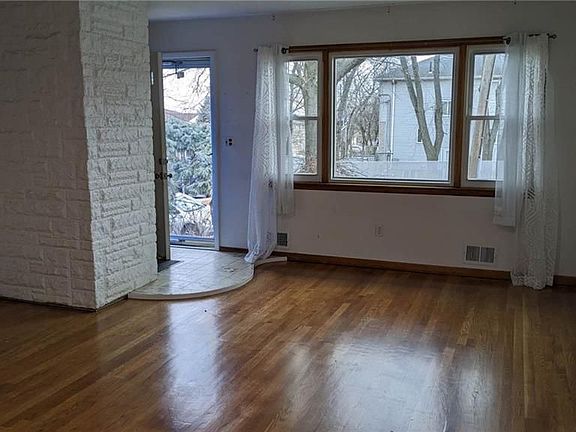 3rd image of 48 Arkansas Ave