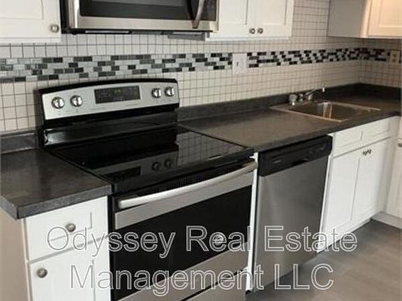 3rd image of 10 Main St APT C