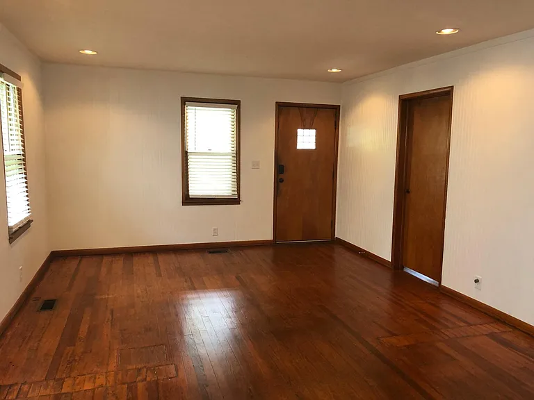 717 S Lincoln St — Photo 13