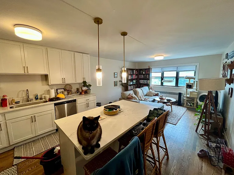 2600 E Kenwood Blvd — Photo 42