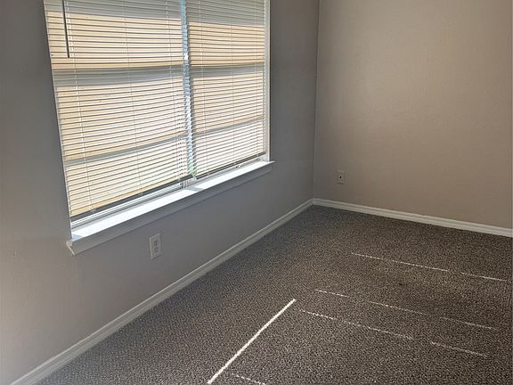 2nd image of 4414 Roberts St