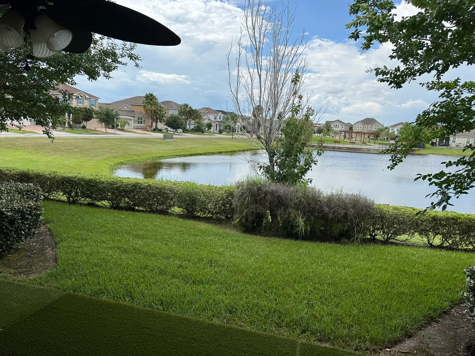 5 bed, 3177 sqft, $3,950 — Photo 3
