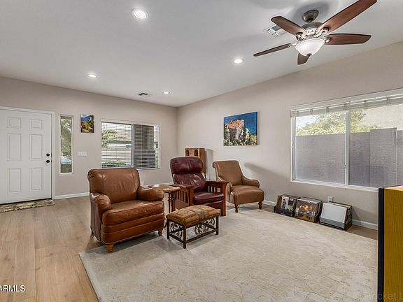 4th image of 725 S 123RD Drive