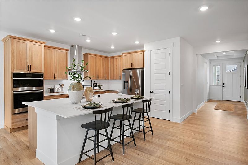 2nd image of 657 Hazelnut Place