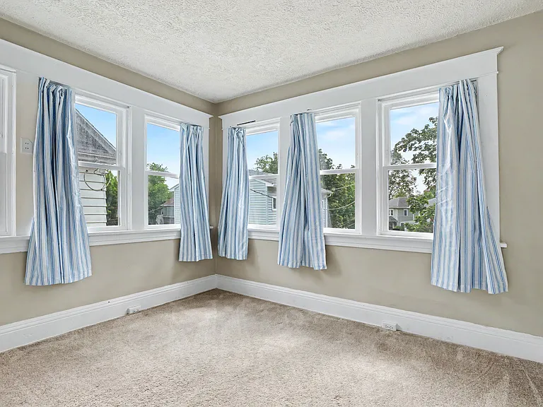 1155 Portage Ave — Photo 18