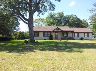 18985 E Hawk Rd, Mount Vernon, IL 62864