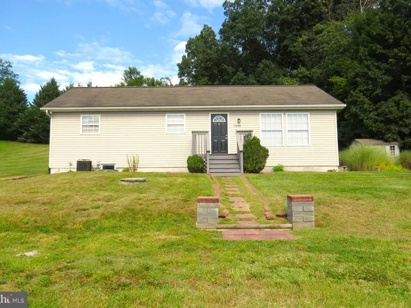 5688 Pigeon Hill Rd, Spring Grove, PA 17362
