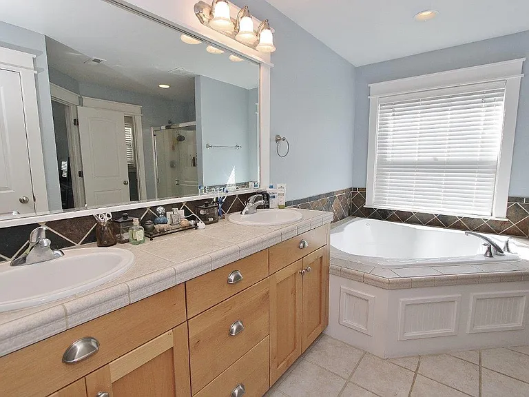3689 N Colbourne Way — Photo 14