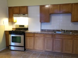 148 3rd Ave APT 2R, Woonsocket, RI 02895