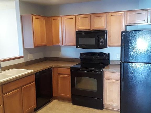 2nd image of 4830 149th St N Unit 3