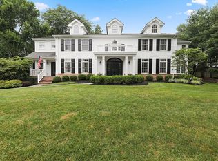 8 Country Club Dr, Chatham, NJ 07928