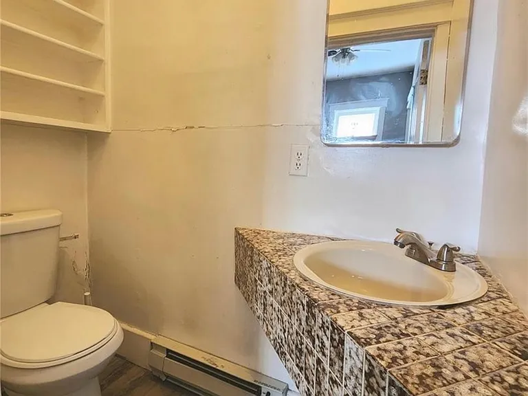 412 Woodward St — Photo 15