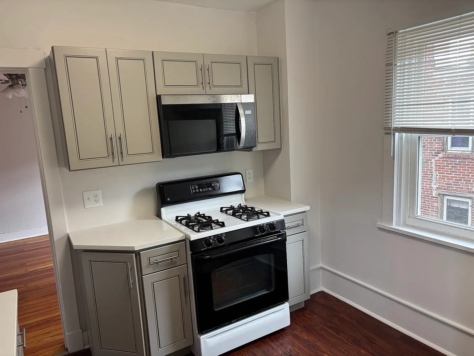 1 bed, 1840 sqft, $1,450 — Photo 2