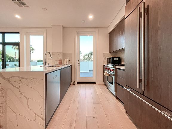 4th image of 399 E Del Mar Blvd Unit 304