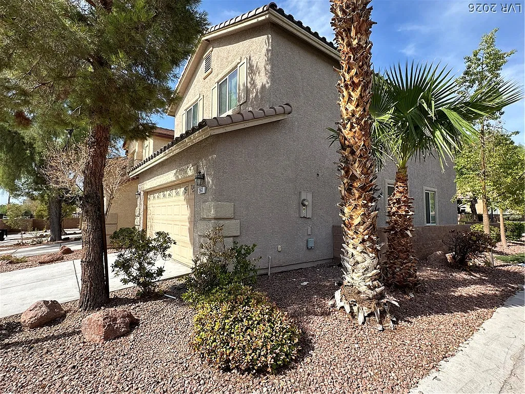 3 bed, 2.5 bath, 1489 sqft, $1,855 — Photo 2